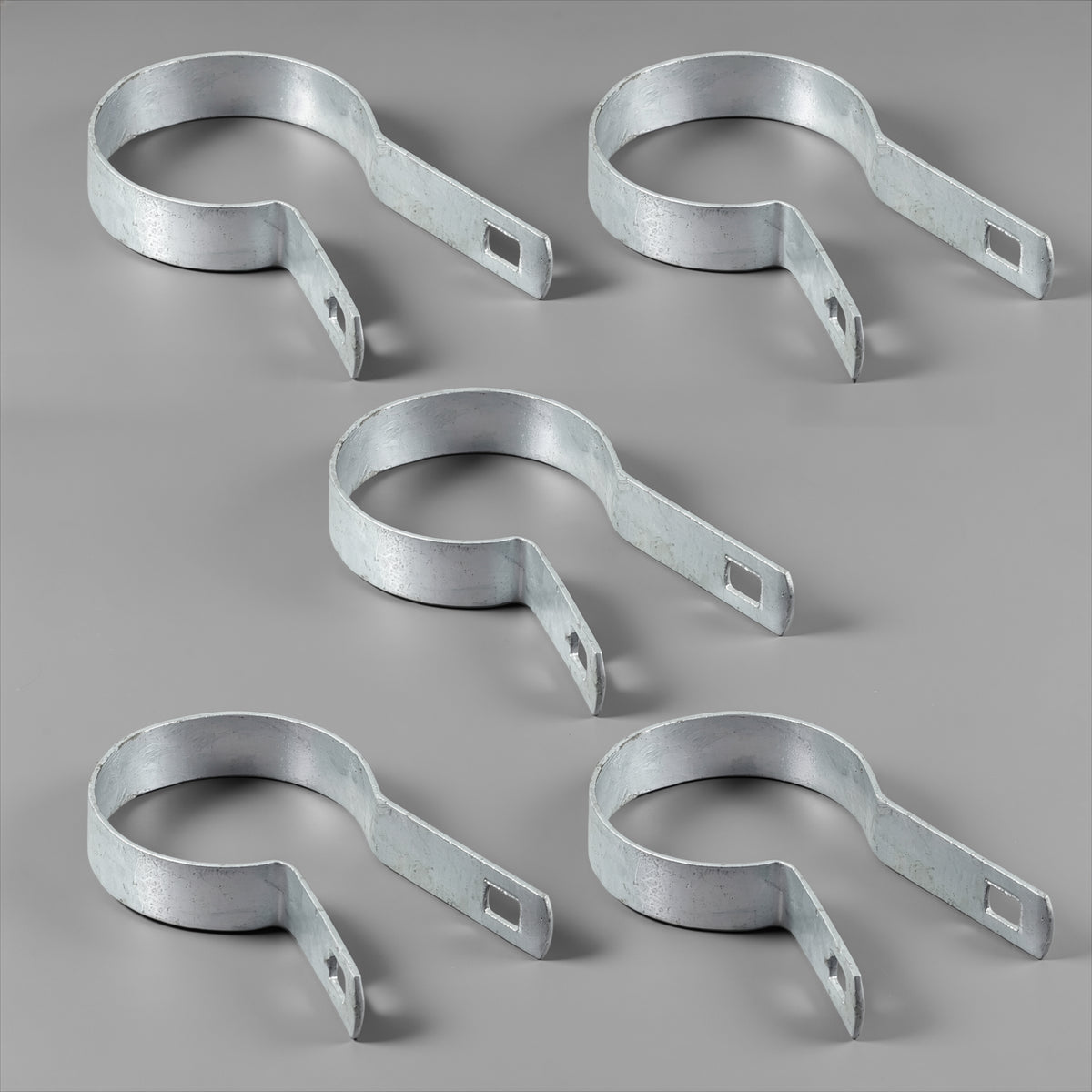 Banda de tensión galvanizada plateada para poste de 2-3/8" de diámetro exterior con perno y tuerca, multiopciones