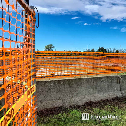 4 ft. x 100 ft. Outdoor Snow Fence, Temporary Garden Netting for Poultry, Rabbits, Chicken & Dogs, Opening Mesh Size 1.6" x 1.6" (Orange)